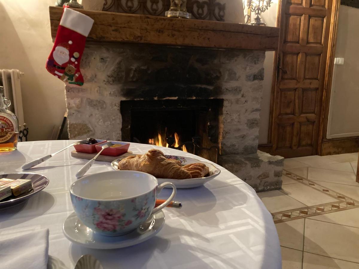 Le Colombier De Hanches - Teritoria Hotell Exteriör bild
